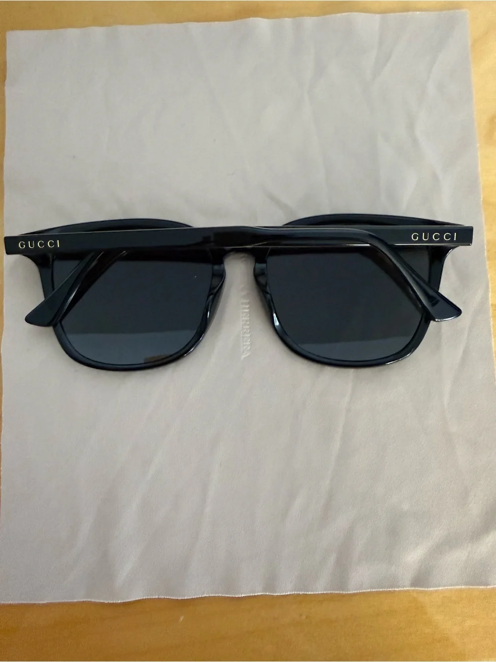 Classic Black Gucci sunglasses